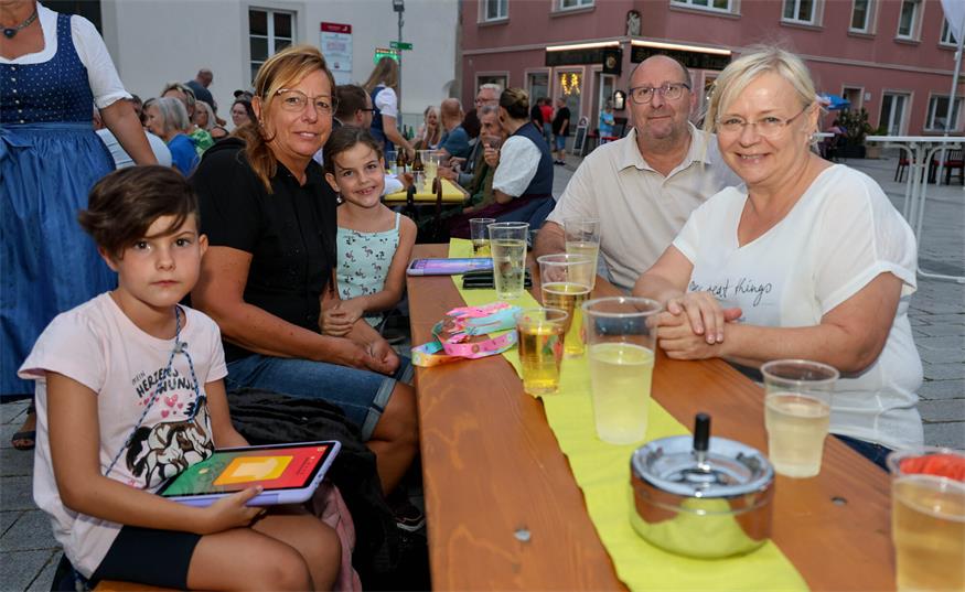 Grillparty vor der Haydnkirche