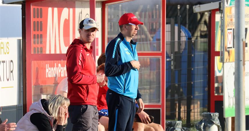 Loipersdorf Kitzladen-Sektionsleiter Roland Szander (r.) bekam die ein oder andere Verstärkung für sein Team. 