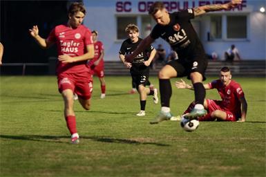 Luca Treiber (hinten) hat nach einer starken Performance gegen Oberpullendorf nur ein Ziel vor Augen: Den ersten Heimsieg.