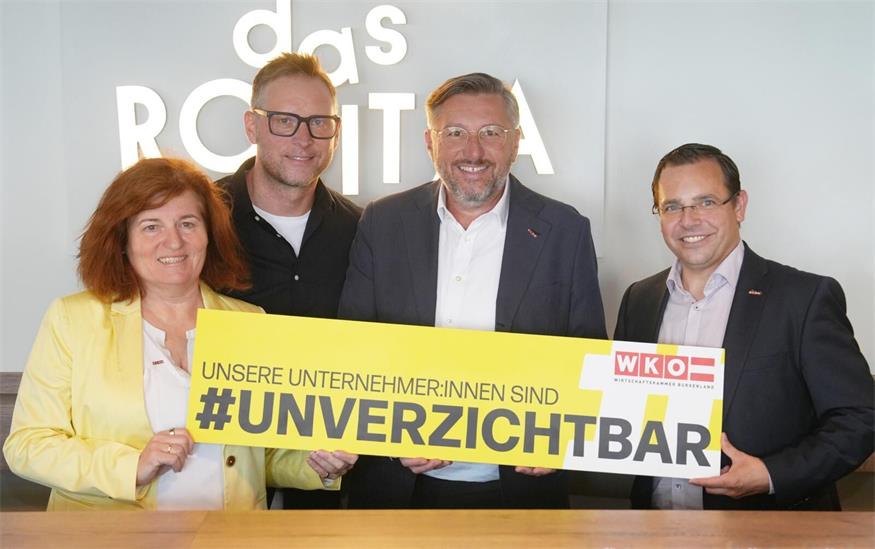 Luden zum Sommergespräch: WK-Direktor-Stellvertreterin Doris Granabetter, Hausherr Konrad Robitza, WK-Direktor Harald Schermann und Präsident Andreas Wirth (v.l.).