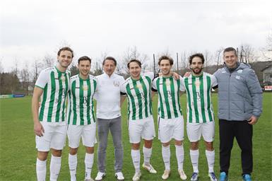 Lukas Postmann, BSc, Jan Röhrling, MBA, Obmann Christian Kristaloczi, Dipl.-Ing. Tobias Glösl, BSc, Philipp Penzinger, BEd, Akos Füzi, BEd und Trainer Roman Schaffer (nicht am Foto: Gergö Putz, PhD)