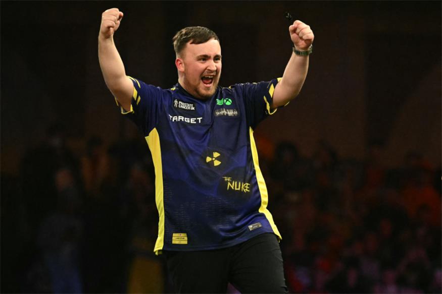 Luke Littler fehlt ein Sieg zum neuerlichen WM-Triumph
