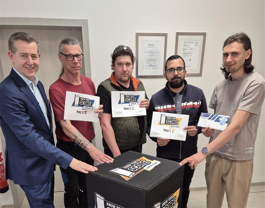 Mag. Christian Vlasich mit den März-Highscorern: Karl Leitner aus Draßburg, Ferenc Beleznay aus Draßmarkt, Isa Yayla aus Müllendorf und Fabio Stadlbauer aus Güttenbach.