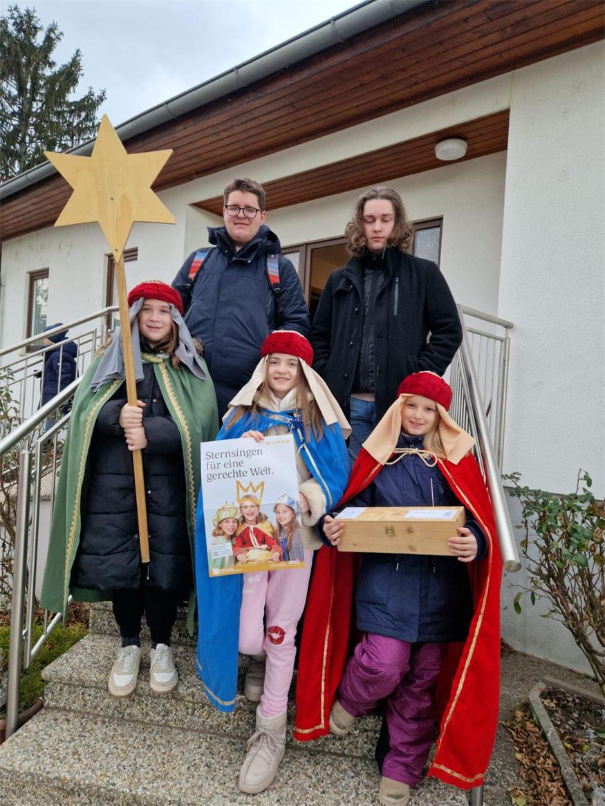 Neudörfler Sternsinger unterstützen Dreikönigsaktion