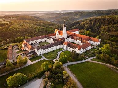 Malerisches Stift Altenburg. 