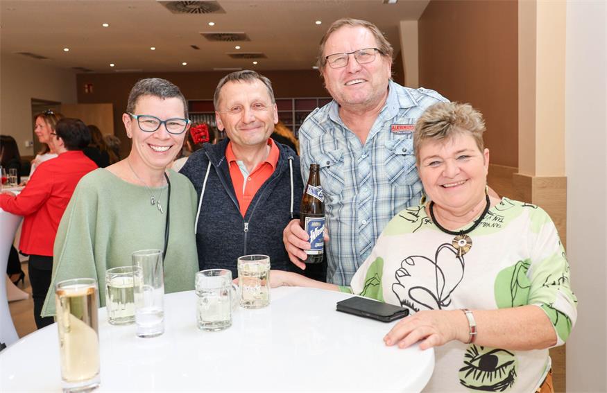 Fesche Models am Catwalk in Klingenbach