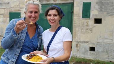 Maria Busch und Sigrid Weiß von Genuss Burgenland freuen sich schon auf das Kellergassenfest.