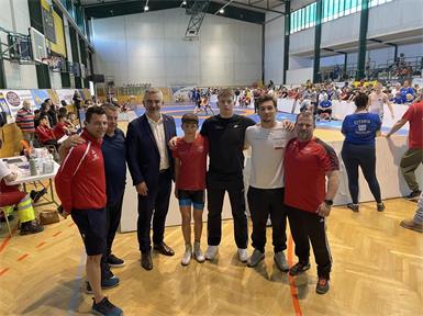 Mario Schindler, Bernd Talos, Landesrat Heinrich Dorner, Sebastian Bock, Niklas Öhlerer, Christopher Szentkiralyi und Marc Bock beim Großevent im VIVA.