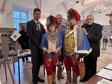 Markus Nitzky Bürgermeister Loretto, Dorottya Kickinger, Hans Ackerbauer, Adam Kickinger i.T. Rittmeister und Obmann und Dr. Gerald Schlag feierten 25 Jahre Esterházy Husaren Loretto.