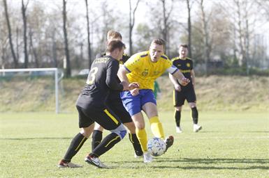 Markus Wrba (re.) und seine Zurndorfer setzten sich mit 2:1 gegen den Tabellenführer aus Sankt Andrä durch.