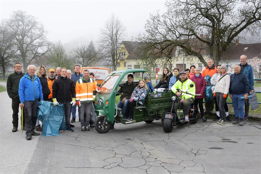 Martin Kuh, Egon Kuh, Astrid Baier, Gerald Saurer, Günter Trattner, Kevin Benkö, Marion Kuh, Markus Kuh, Andreas Adelmann, Helga Pernikar, Daniel Baier, Laura Baier, Erik Baier, Maja Trattner, Amelie Adelmann, Sebastian Grof, Christine Trattner, Renate Adelmann, Inge Kuh, Peter Saurer, Daniela Adelmann, Renate Adelmann, Adolf Adelmann und Werner Glösl. 