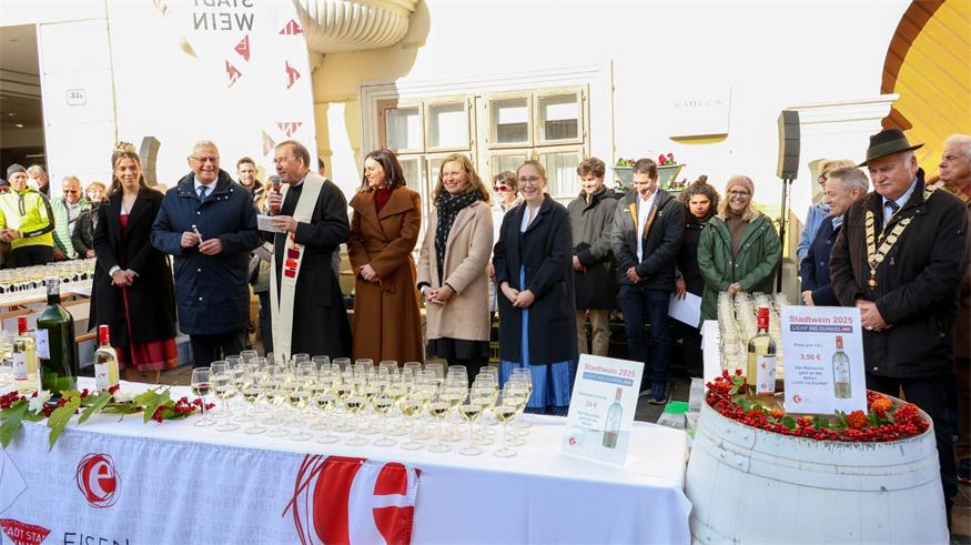 Feierliche Weintaufe in Eisenstadt