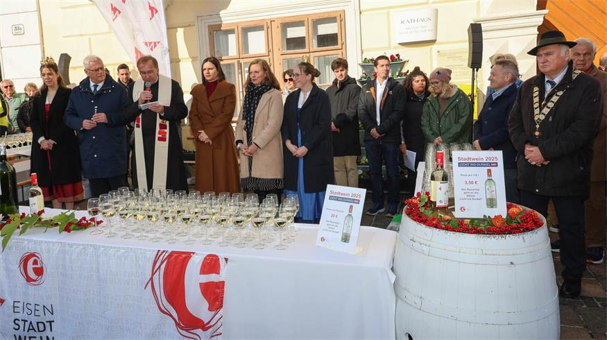 Feierliche Weintaufe in Eisenstadt