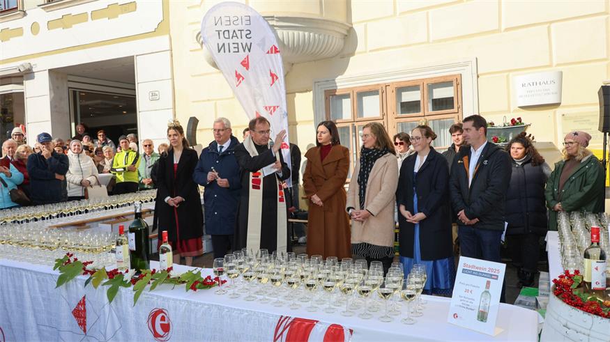 Feierliche Weintaufe in Eisenstadt