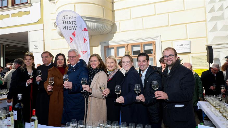 Feierliche Weintaufe in Eisenstadt