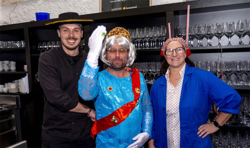 Kunterbunte Premiere für Donnerskirchener „Ollitog Ball“