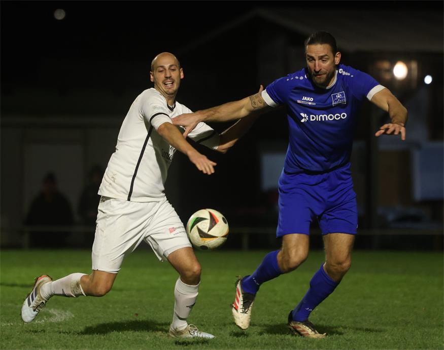 Matthias Lindner (l.) stürmt für Katzelsdorf in der 2. Landesliga in Niederösterreich. Künftig wird er Teil der sportlichen Leitung des MSV sein. 