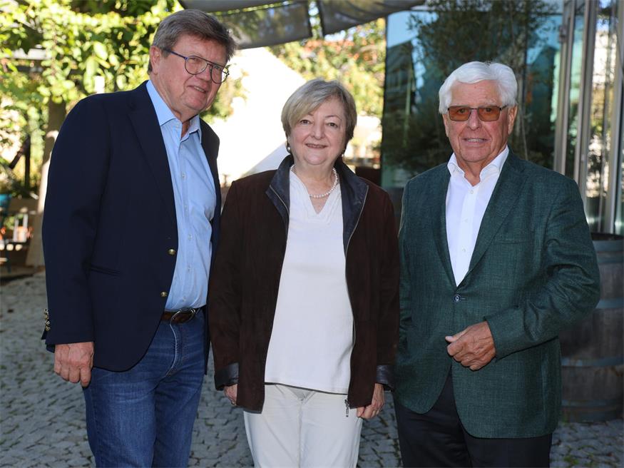 Michael Duacsek legte seine Funktions im Legat Neusiedler See-Seewinkel aus Protest zurück , Renate Osterode und Paul Rittsteuer wurden vom Weinritterorden ausgeschlossen.