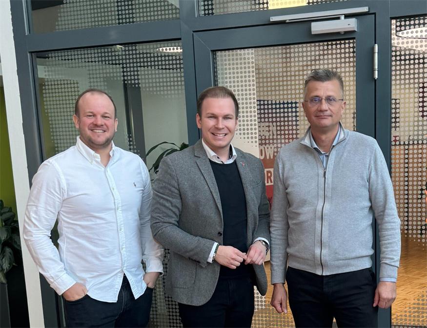 Michael Paukowits, Fabio Halb und Stefan Tasch beim Betriebsbesuch in Jennersdorf. 