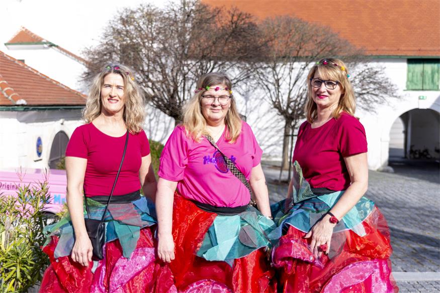 Kunterbunte Premiere für Donnerskirchener „Ollitog Ball“