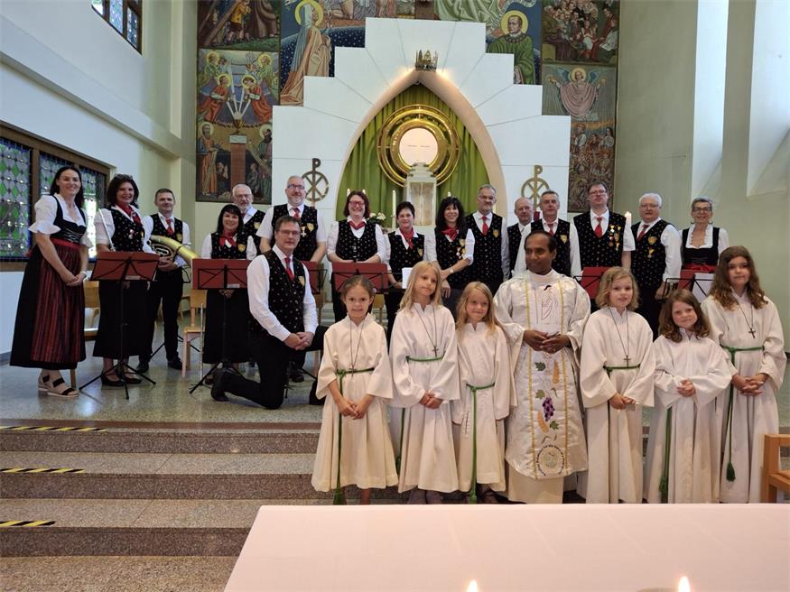 Mit Festmesse, Frühschoppen, Ehrungen und Fotoausstellung feierte die Stadtkapelle Oberpullendorf ihr 50-jähriges Bestehen.