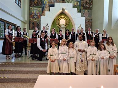 Mit Festmesse, Frühschoppen, Ehrungen und Fotoausstellung feierte die Stadtkapelle Oberpullendorf ihr 50-jähriges Bestehen.