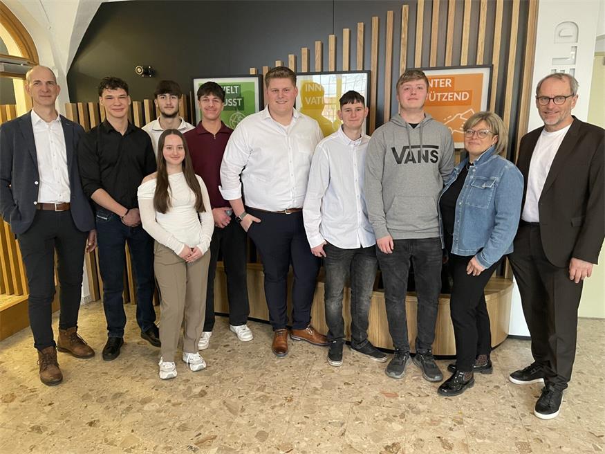 Mit dem Projekt „Primär-Effekt“ zeigte die Tischlerabteilung der LBS Pinkafeld einmal mehr, wie praxisnahe Ausbildung, technisches Know-how und gestalterisches Denken erfolgreich ineinandergreifen.