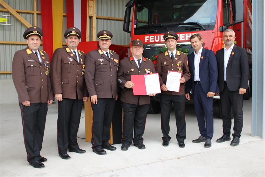 FF Oberpullendorf: Neubau und drei tonnenschwere „Kameraden“ gesegnet