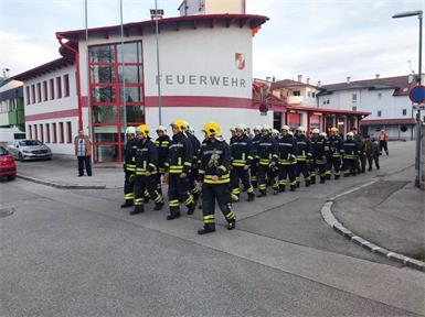 Mit einer kommandierten Marschrunde begann die jährliche Inspektion bei der Feuerwehr Neudörfl.