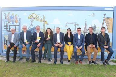 Mitwirkende der Ausstellung „Frauen am Bau“: Hans Kern, Gerhard Blaboll, Heinrich Dorner, Elke Ferderbar, Hans Godowitsch, Monika Ernst, Erich Trummer, Gert Polster und Lenz Mosbacher.