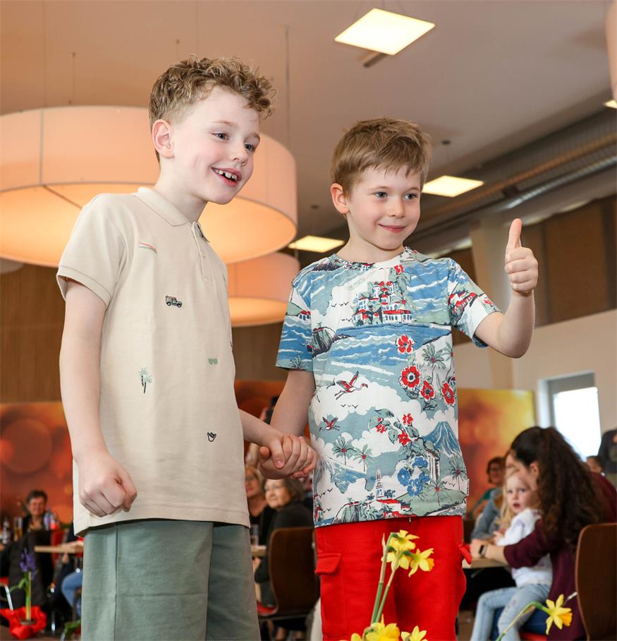 Fesche Models am Catwalk in Klingenbach