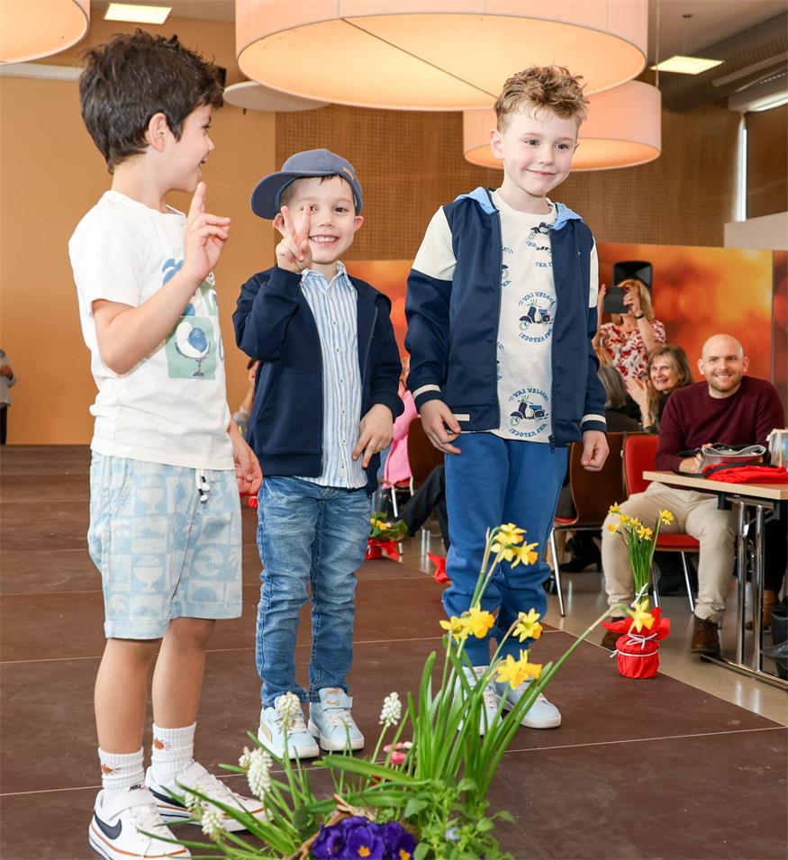 Fesche Models am Catwalk in Klingenbach
