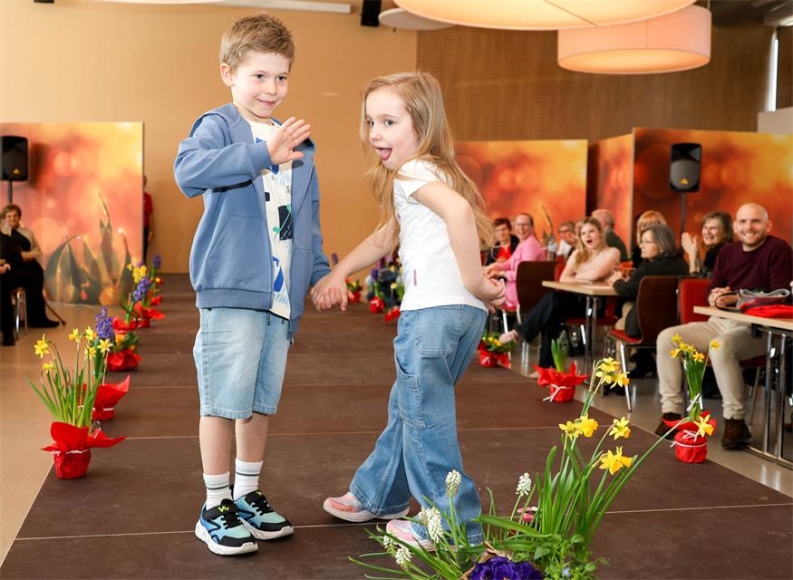 Fesche Models am Catwalk in Klingenbach