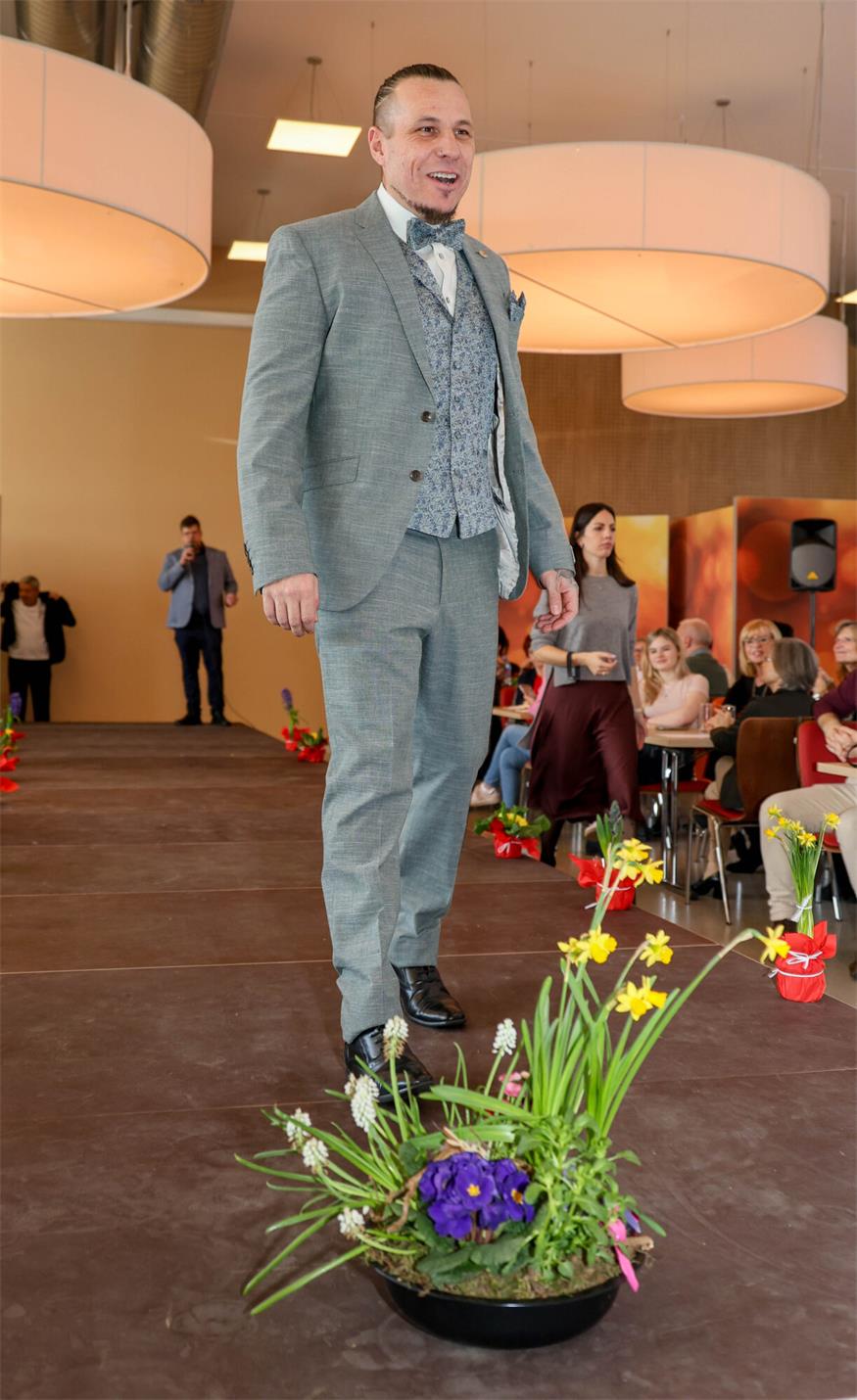 Fesche Models am Catwalk in Klingenbach