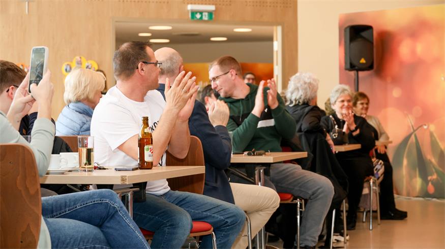 Fesche Models am Catwalk in Klingenbach