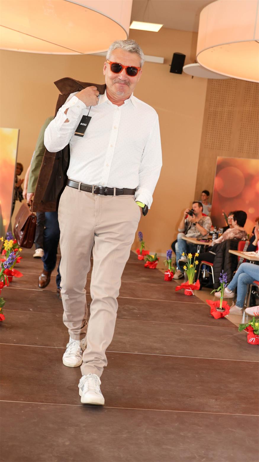 Fesche Models am Catwalk in Klingenbach