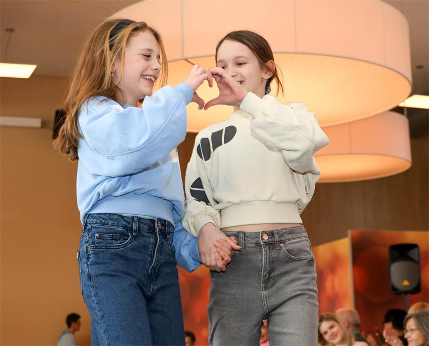 Fesche Models am Catwalk in Klingenbach