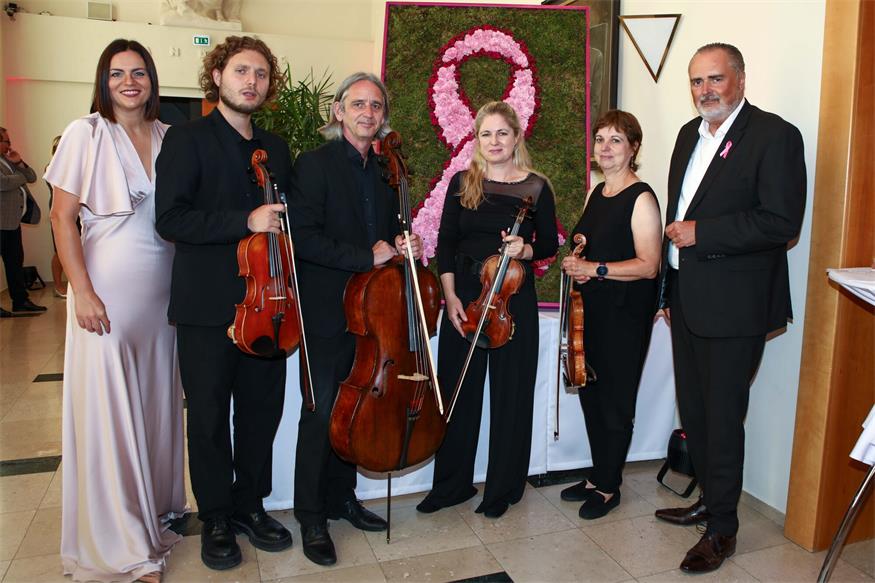 Der Landtag trug Rosa: Pink-Ribbon-Matinee macht Mut
