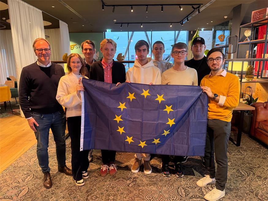 NAbg. Dominik Oberhofer (Europasprecher NEOS), Katarina Kollárova (Vorsitzende Mladé PS), Michael Pröll, Mario Gajdoš, Patrik Žemla (Vorsitzender Mladé PS), Il‘ja Chalavin, Daniel Szankovich, Marvin Feigl, Philipp Gruber (Landesvorsitzender JUNOS BGLD)
