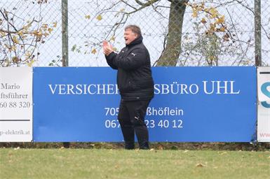 Nach den jüngsten Torgalas hat Oslip-Trainer Thomas Achs allen Grund zum Jubeln.
