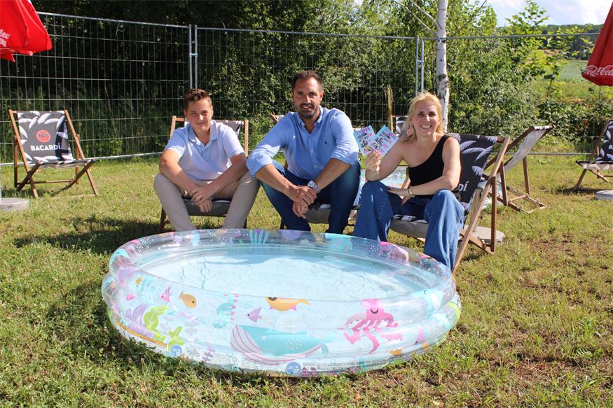 Nach der Party ist vor der Party: Julian, Patrick und Miriam Perkovits laden nach dem "School's Out - Beach Party Edition" am 18. sowie am 19. und 21. Juli auf die Sommer Wiesn ein.