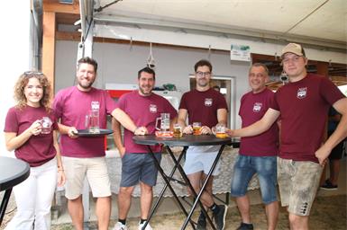 Nadja Supper, Andi Jestl, Daniel Fuchs, Felix Schlegl, Obmann Joachim Supper und  Jakob Kainer gehörten zur Crew,. Die Musiker und Musikerinnen des Musikvereins Grenzland kümmerten sich dieses Mal ausschließlich ums leibliche Wohl der Gäste anstatt selbst aufzuspielen.  Im heurigen Jubiläumsjahr - der Musikverein feiert sein 60-jähriges Bestehen - hat man schon eine Konzertreihe durch alle Ortsteile der Großgemeinde hinter sich.