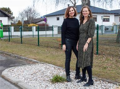 Naturnah. Oslips Bürgermeisterin Margit Wennesz-Ehrlich freute sich über die Zusage von Landeshauptmannstellvertreterin Anja Haider-Wallner bezüglich dem Projekt "Vielfalt vor der Haustür", bei etwa Schotterflächen begrünt werden sollen.