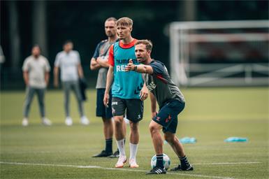 Neben Chefcoach Gerhard Struber wurde auch sein Co-Trainer Bernd Eibler beim 1. FC Köln freigestellt. 