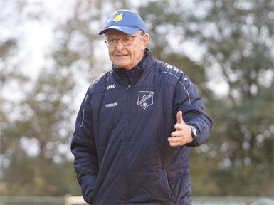 Nichts zu holen. Coach Peter Herglotz verlor mit seinen Halbturnern daheim gegen Klingenbach.