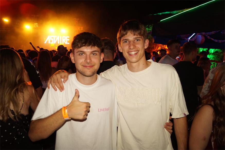 SLESS Beachparty bot Partystimmung pur