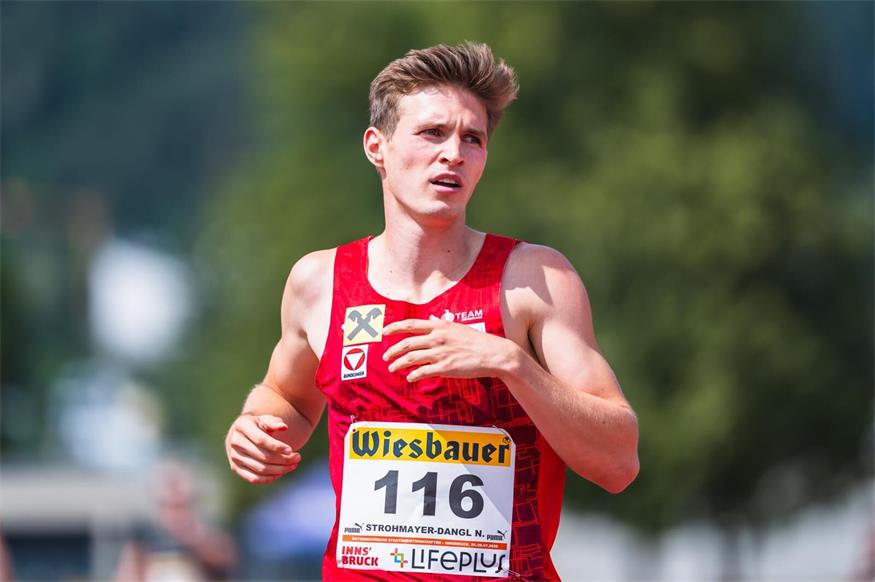Niklas Strohmayer-Dangl holte sich über 400 Meter Hürden den Staatsmeistertitel.