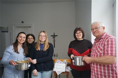 Nina Böhm, Waltraud Ulrich, Anna Maria Weber, Karoline Grosinger und Josef Hummel sorgten für ein gelungenes Fastensuppenessen.