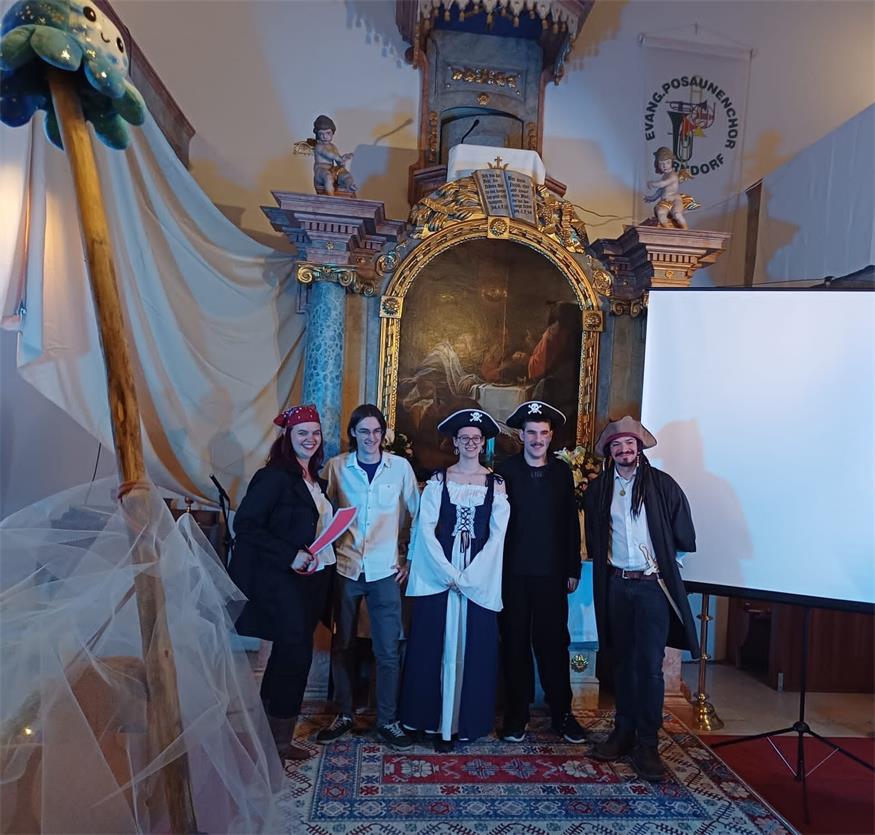 Zurndorf: Piratengottesdienst bringt Kirchenschiff zum Leben