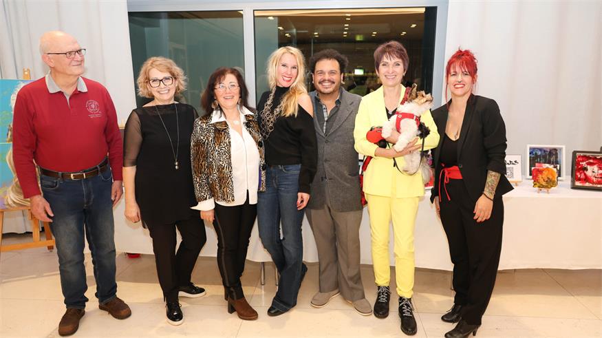 Nina Mayer (BVZ, Mitte) war beeindruckt von den Werken der burgenländischen Künstler Johann Lichtenberger, Ibolya Kovacs, Olga Baliga, Victor Sales, Cleo Ruisz und Michaela Czerny.